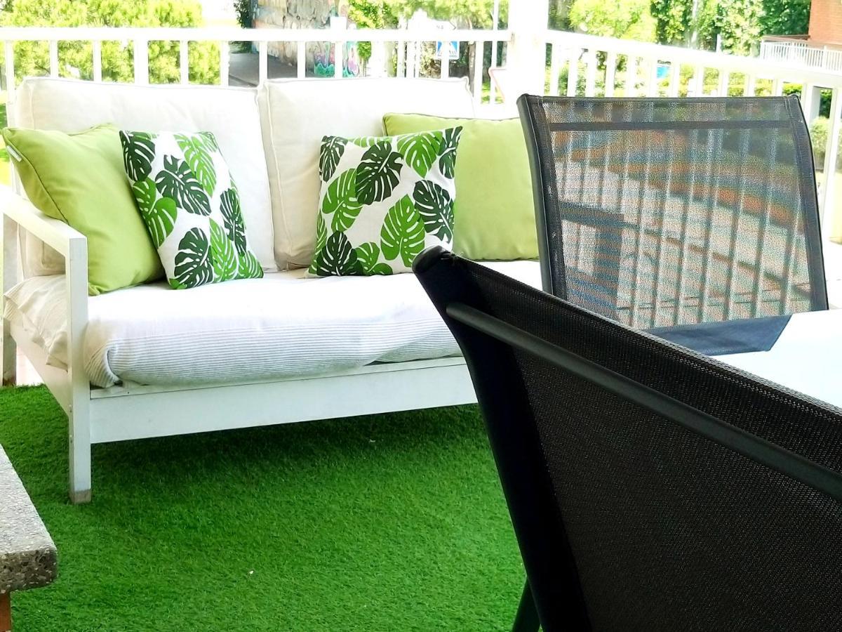 Family Deluxe Apartment Beach Castelldefels Exterior foto